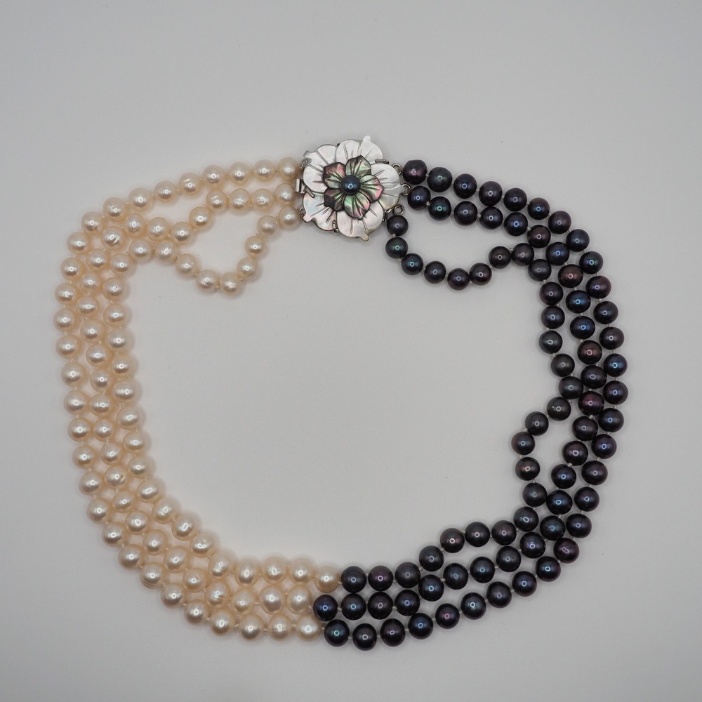 Vintage Triple Strand Freshwater Pearl Two Tone Black White Mother Pearl Clasp